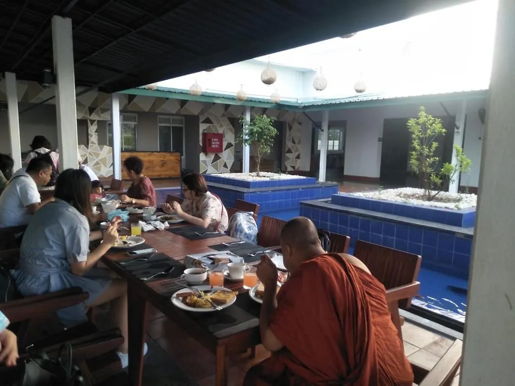 Hotel Dream Paradise Ja-Ela 3*,  Sri Lanka